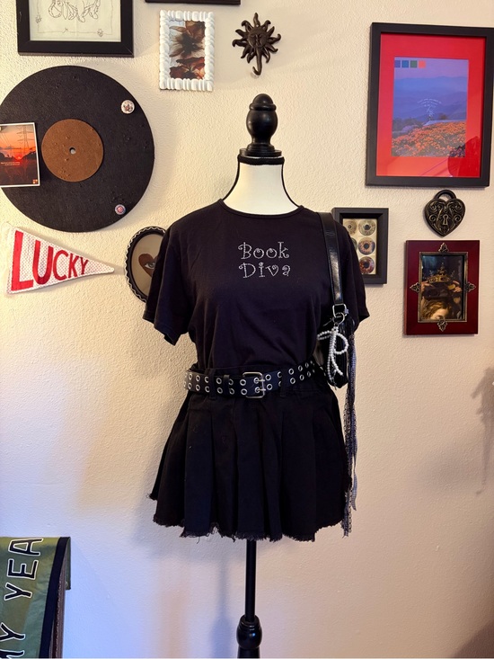 Silver for her Tops - Book Diva Black Graphic Tee